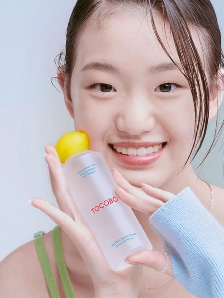 Отшелушивающий тонер с комплексом кислот и экстрактом лимона TOCOBO AHA BHA Lemon Toner 150 мл 6911 фото