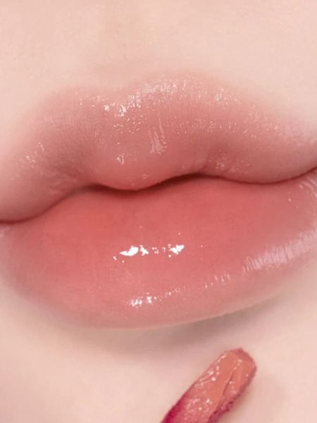 Сияющий бальзам-тинт для губ ALTERNATIVE STEREO Lip Potion Balmy Rose No.0 Nudy Apricot 8501 фото