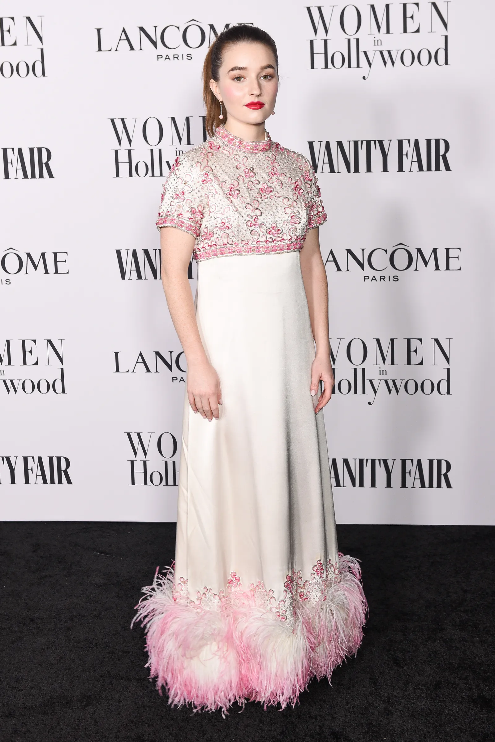 Kaitlyn Dever Кейтлін Девер, 2020 У сукні від кутюр 60-х років Christian Dior, виготовленій від Shrimpton Couture, на ланчі Vanity Fair Women in Hollywood.